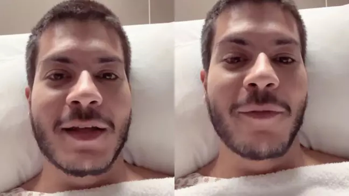 Arthur Aguiar quando se recuperava de cirurgia, Foto: Reprodução/Internet