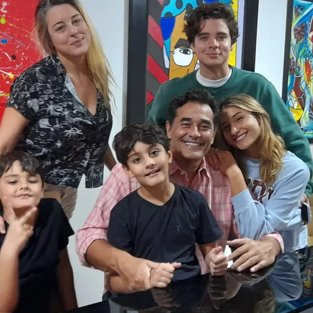 Luciano Szafir e sua família (Foto: Reprodução)