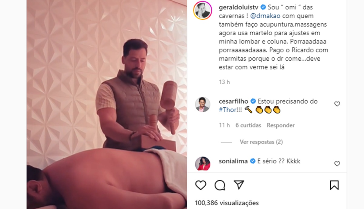 Geraldo Luís surge nas mãos de rapaz com martelo colocando a lombar no lugar em tratamento 