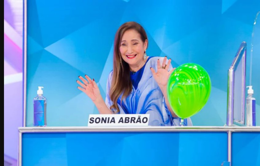 Sônia Abrão no Programa Silvio Santos do SBT