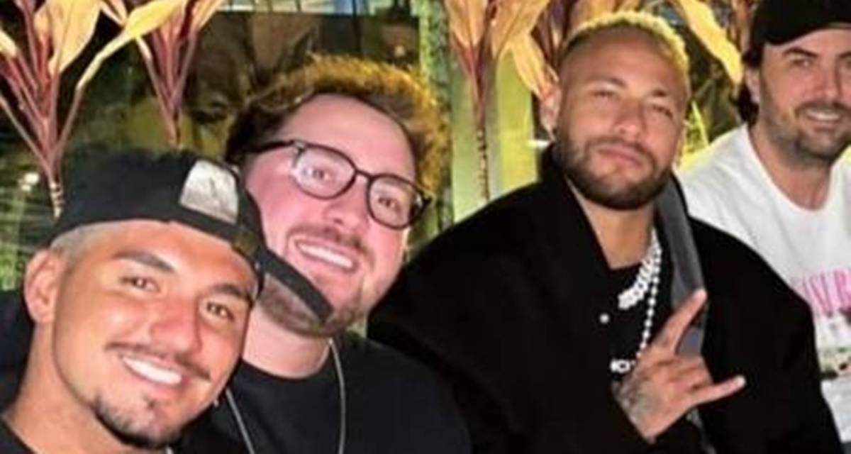 Neymar surge sem aliança em clique com Gabriel Medina e amigos