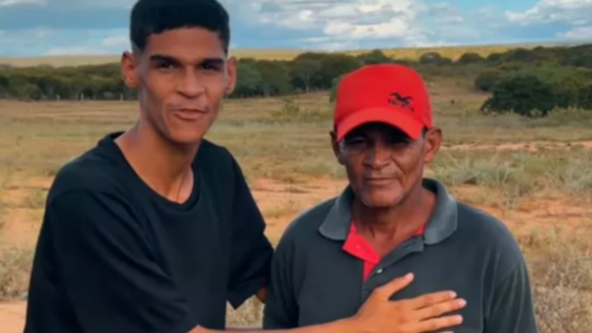 O influencer Luva de Pedreiro e seu pai, seu Vadinho 