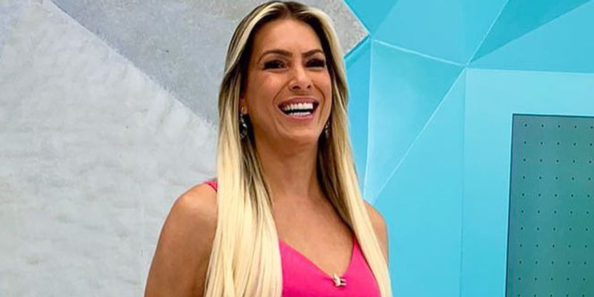 Renata Fan passa vergonha com Jogo Aberto na Band - Audiência da TV