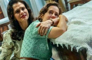 Violeta (Malu Galli) e Heloísa (Paloma Duarte) terão acerto de contas em Além da Ilusão (Foto: Reprodução / Globo)