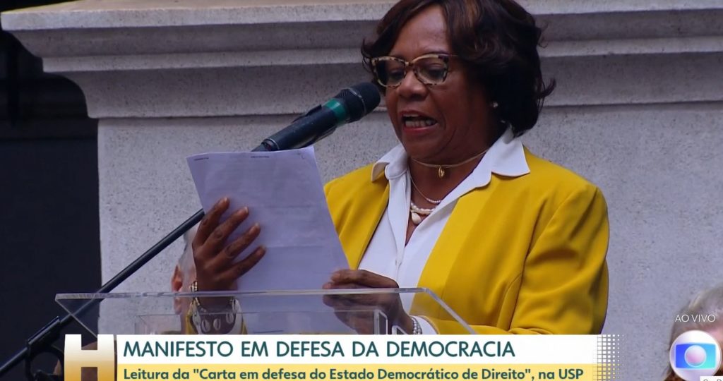 Globo interrompeu a programação para exibir a leitura da carta da carta em defesa da democracia e do estado de direito