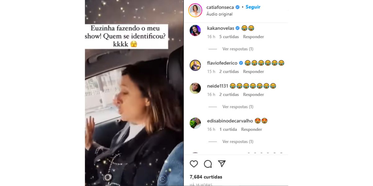 Catia Fonseca - cantando - carro