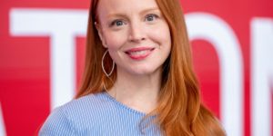 Atriz Lauren Ambrose (Foto: Reprodução)