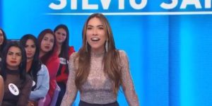 Patrícia Abravanel fica chocada com famosa pegando na cueca de homem no palco do Programa Silvio Santos (Foto: Reprodução)