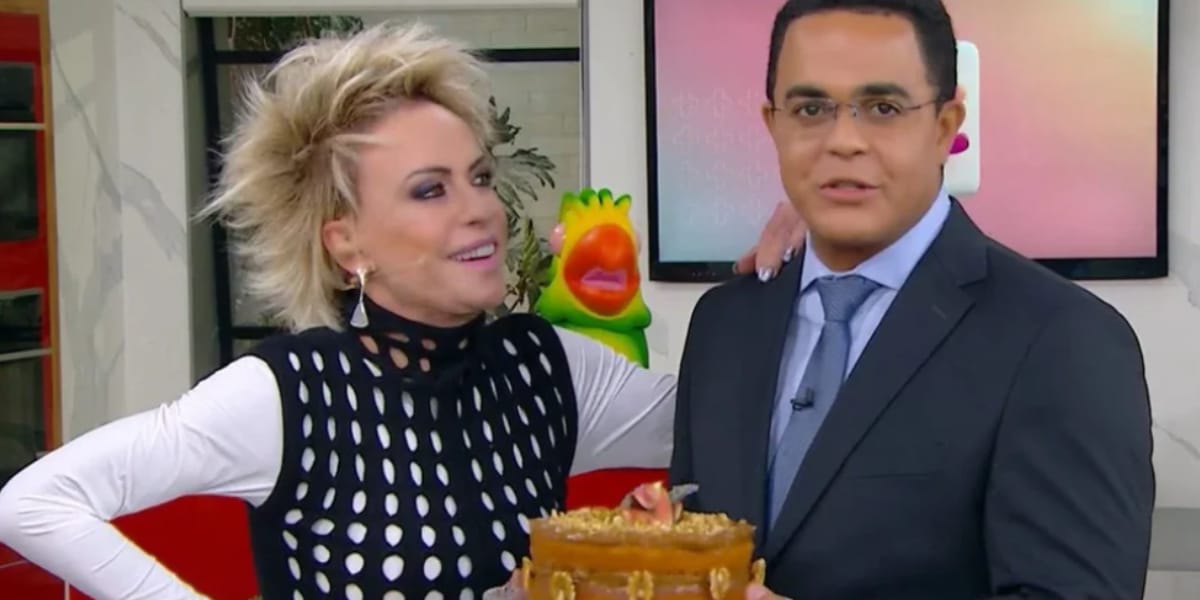 Ana Maria entrega bolo para Marcelo Pereira (Reprodução: Globo)