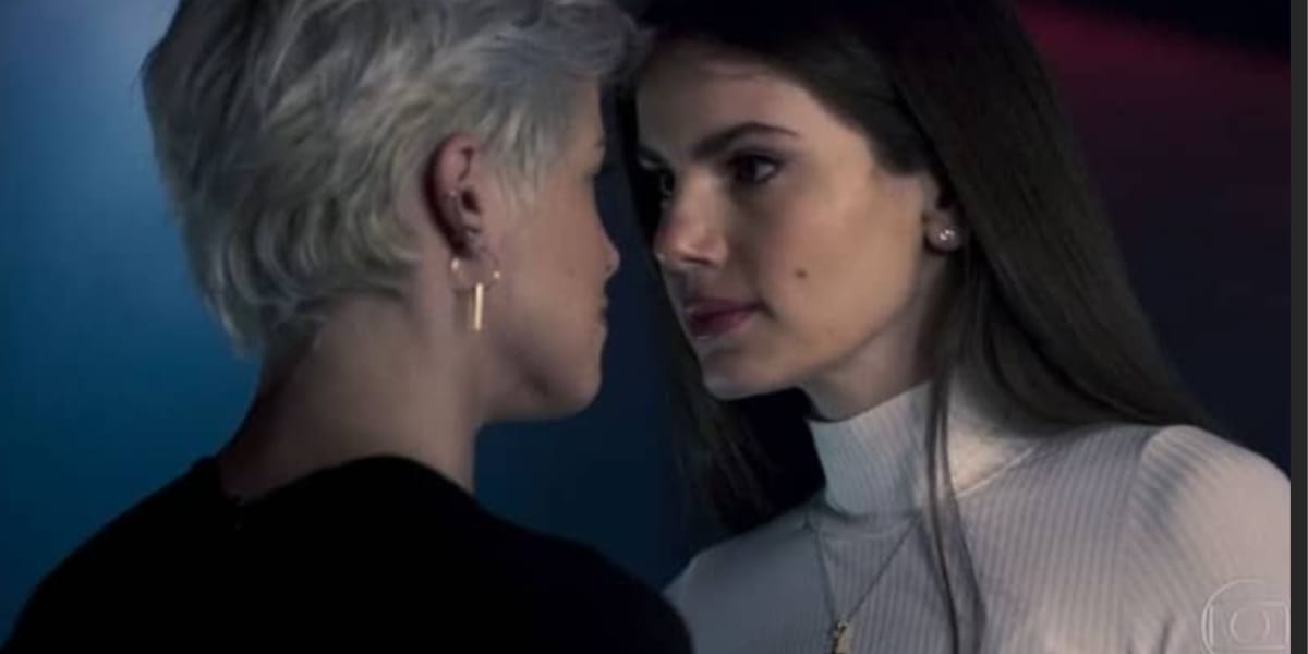 Agatha Moreira e Camila Queiroz atuando em 'Verdades Secretas 2' (Reprodução: Globo)