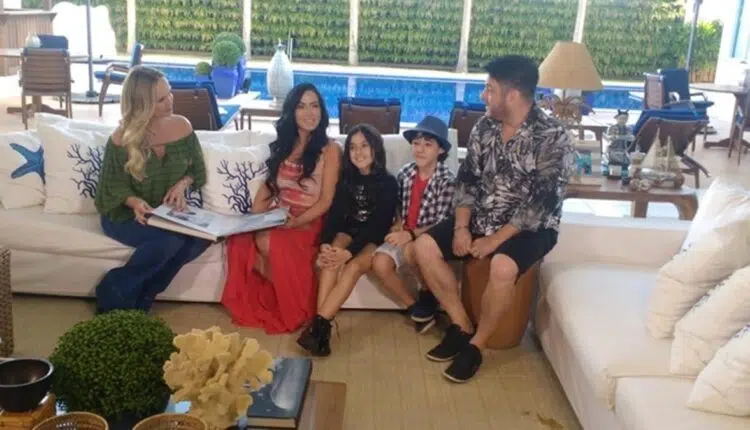 Bruno e sua família ao lado de Eliana (Foto; Reprodução)