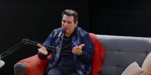 Celso Portiolli deu entrevista para Carlos Alberto de Nóbrega no Pod É Nosso (Foto: Reprodução / YouTube)