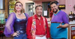 Babu Santana ao lado de Maurício Manfrini e Marisa Orth no humorístico 'Central de Bicos' (Foto: Reprodução / Multishow)
