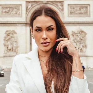 Aos 31 anos, a ex-BBB21 Sarah Andrade esbanja carisma e conquista os fãs (Foto: Reprodução / Instagram)