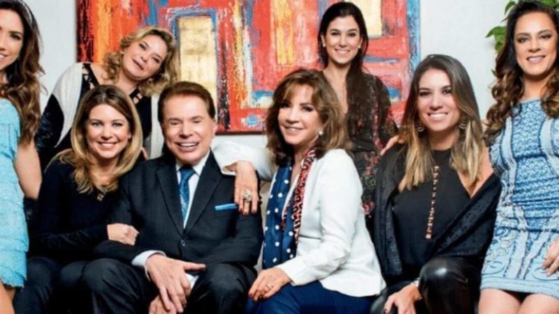 Silvio Santos con su esposa, Chris Abravanel, y sus seis hijas: Cynthia, Silvia, Rebecca, Renata, Daniela y Patricia (Imagen: Procreate)