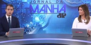 Apresentadores do Jornal da Manhã falaram sobre falta de sinal do canal na TV (Reprodução Jovem Pan News)