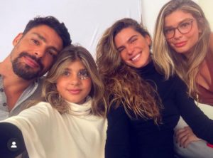 Cauã Reymond, Mariana Goldfarb, Grazi Massafera e Sofia, filha de Cauã e Grazi (Reprodução - Instagram)