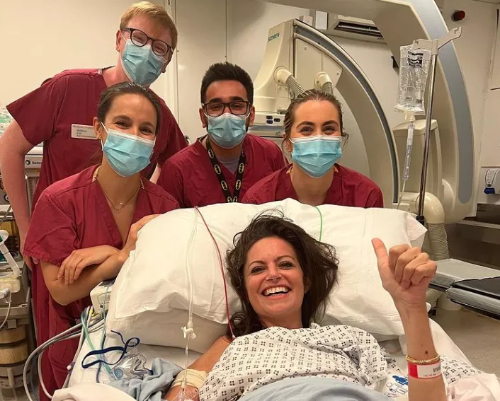 Deborah James em tratamento contra um câncer no intestino. A jornalista do The Sun e da BBC foi diagnosticada com a doença em 2016 e, atualmente, recebe cuidados paliativos em casa. (Foto Reprodução/ Instagram)