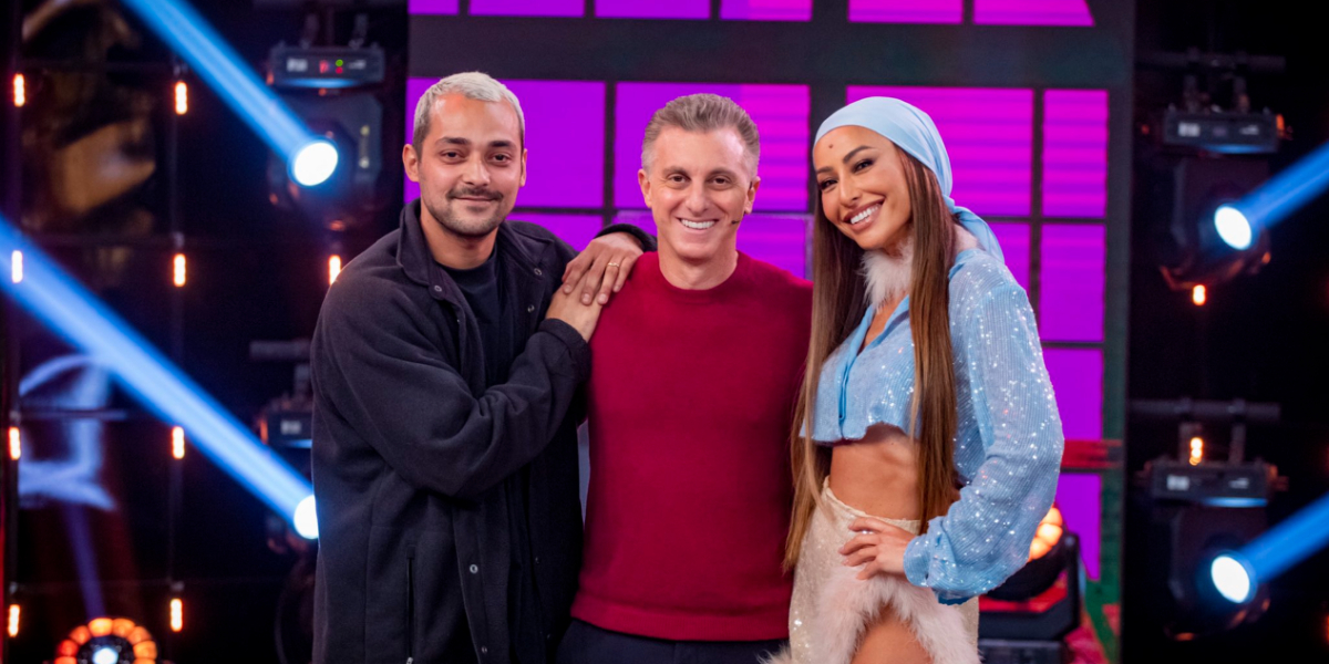 Sabrina Sato e Eduardo Sterblitch e Luciano Huck no Domingão - Foto: Reprodução