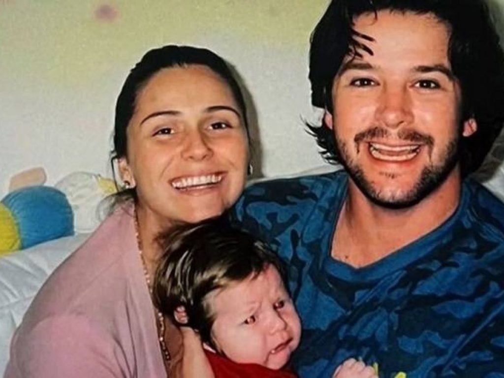 O ator e Giovanna Antonelli com Pietro, quando era apenas um bebê (Foto: Reprodução)