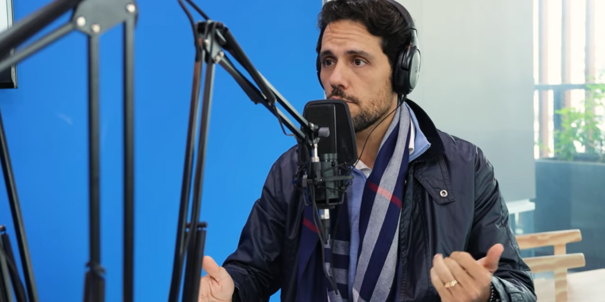 Thiago Arrancam no podcast "Horóscopo na Band" (Foto Reprodução/Youtube)