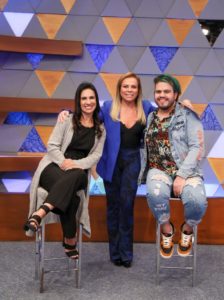 Ao lado de outros também influencers, Barbara Figuccio opina sobre confusão entre mãe e filha no episódio Casos de família