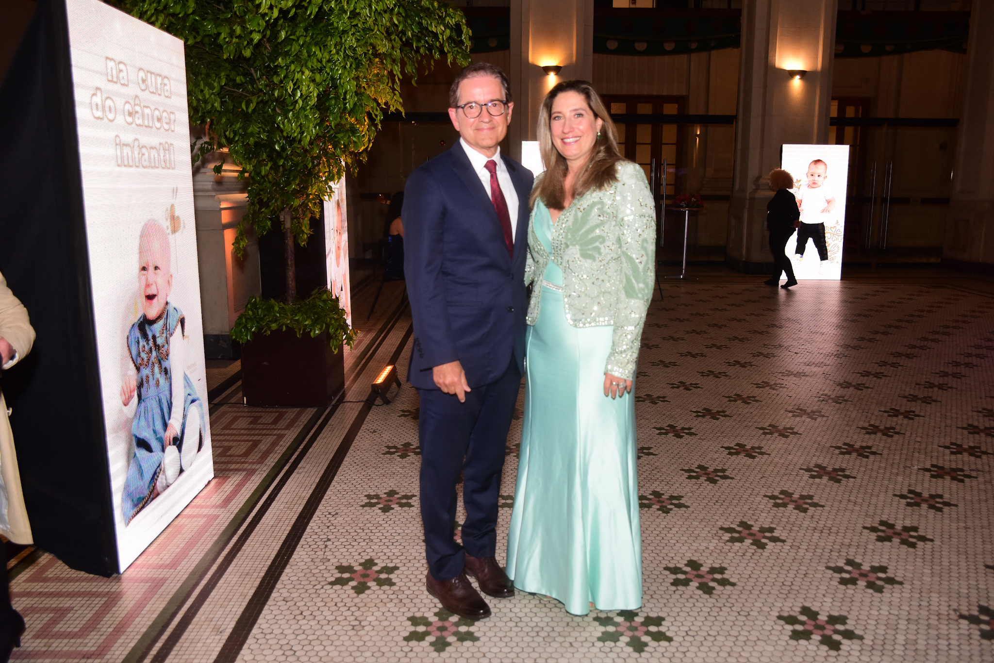 Carlos Tramontina e esposa em evento de Gala (Foto Reprodução/Internet)