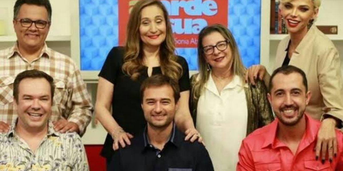 Time de colunistas do A Tarde é Sua - Foto: Reprodução / RedeTV!