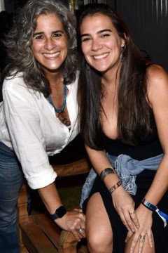 Lúcia Veríssimo com a mulher,Tay Saad, na abertura do Oktoberfest Rio (Foto: Cristina Granato)