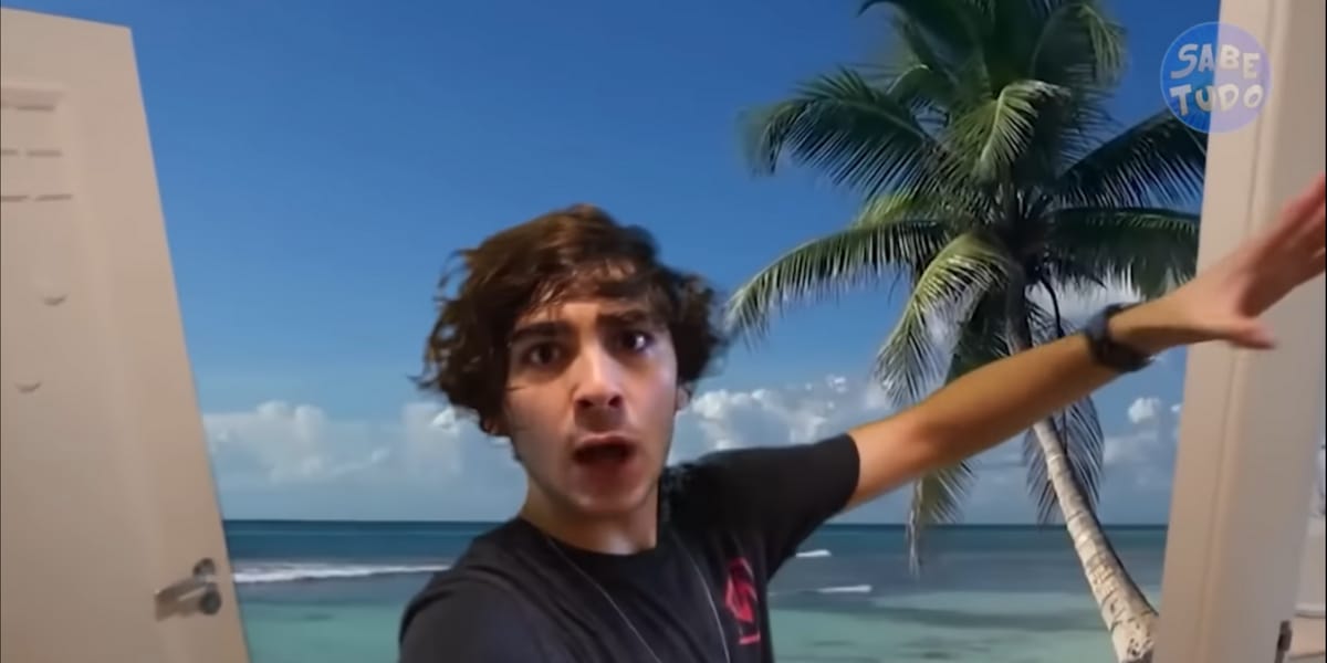 Luca contém um chroma key na parede de seu quarto (Reprodução: Youtube)