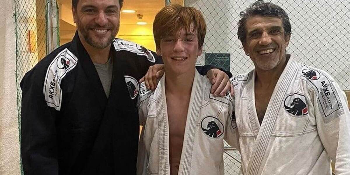 Ator posa junto ao filho Rafael Lombardi após prática de Jiu-jitsu (Foto Reprodução/Internet)