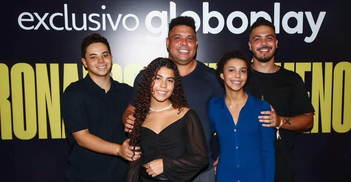 Ronaldo com seus filhos no lançamento do seu documentário 