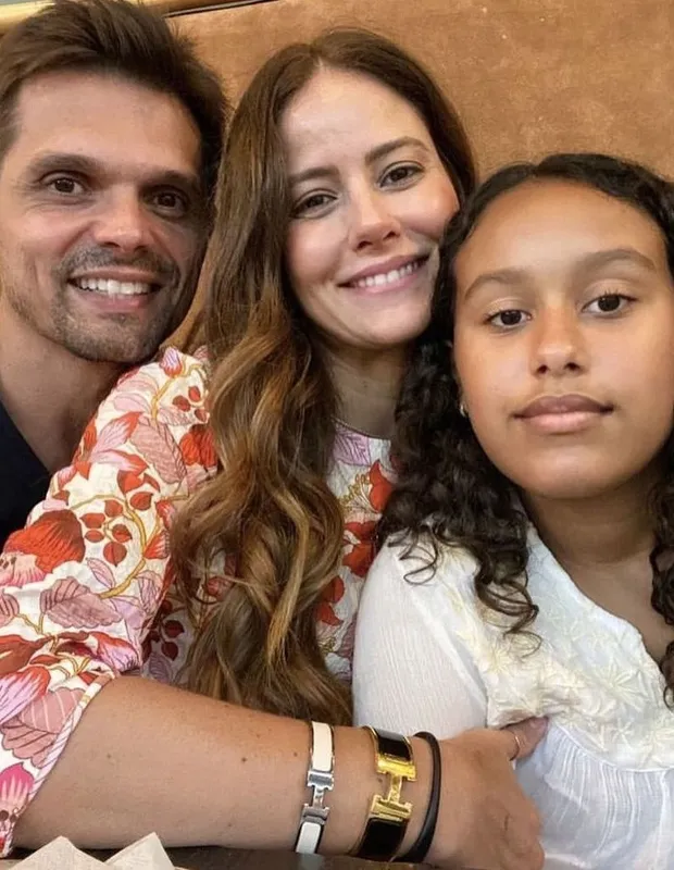 Armando, filho de Monique, a esposa Lucia e a filha Valentina (Foto: Reprodução)