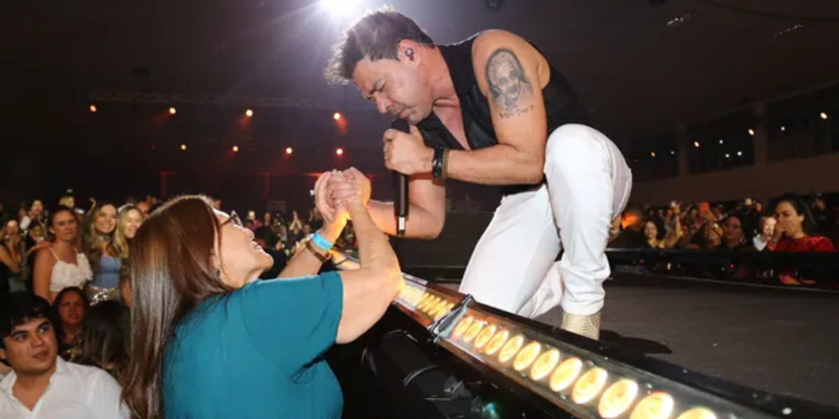 Zezé di Camargo emocionou muitos durante show (Foto Reprodução Internet)