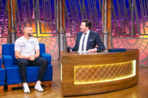 Weverton e Danilo Gentili no The Noite (Foto: Lourival Ribeiro/SBT)