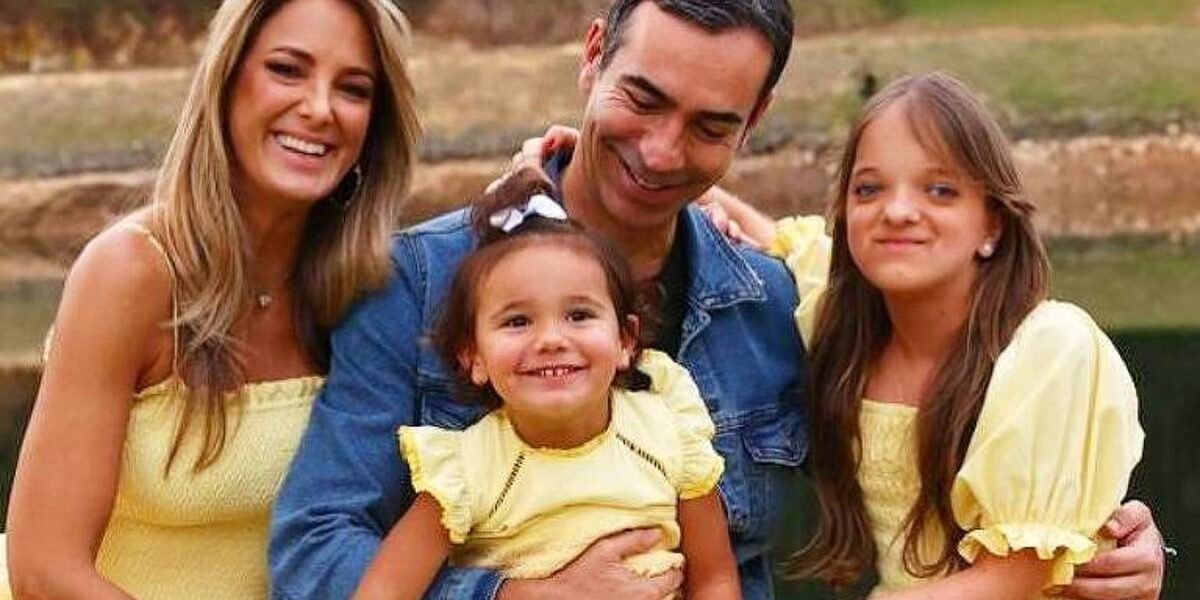 César Trali com Ticiane, sua filha Manuela e sua enteada Rafinha Justus (Foto Reprodução/Internet)