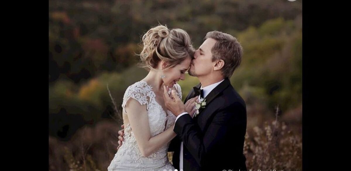 Edson Celulari e Karin Roepke no dia do casamento (Foto Reprodução/Internet)