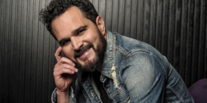 Luciano Camargo revela o que faz em camarim antes de todo show (Foto: Divulgação)