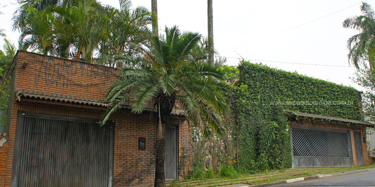 Mansão onde casal Richthofen antes de ser vendida