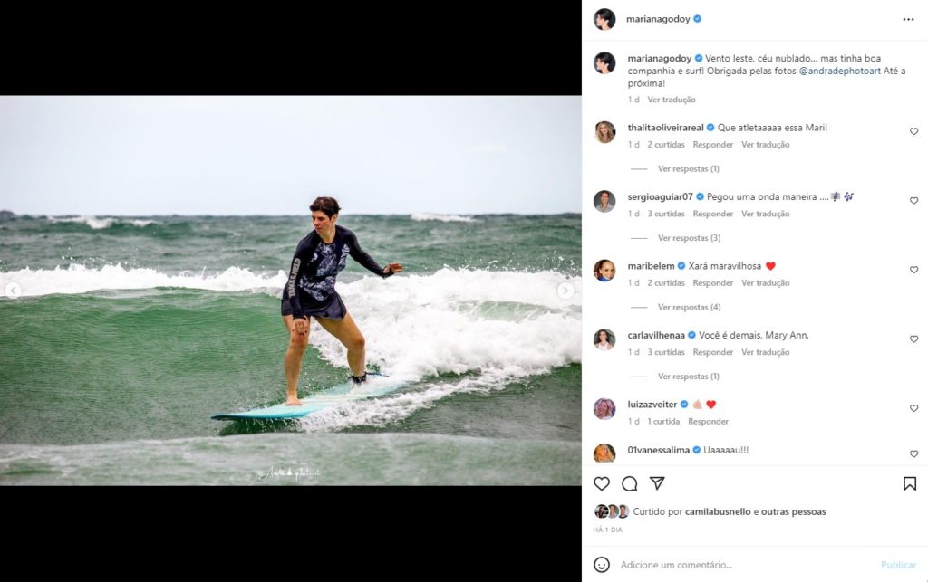 Mariana Godoy surpreendeu ao surgir dando um show no surf em suas redes sociais