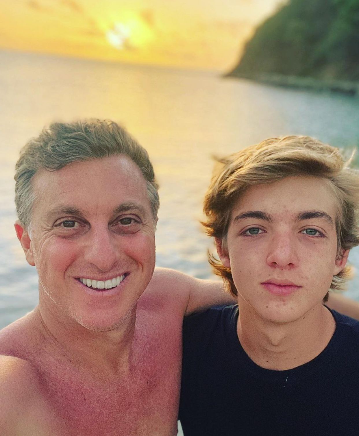 Luciano Huck ao lado do seu filho, Joaquim (Reprodução)