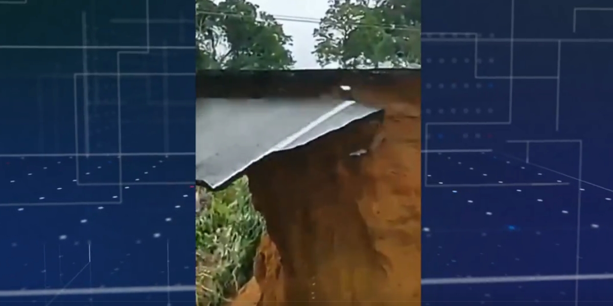 De acordo com William Bonner, correnteza abriu cratera em estrada