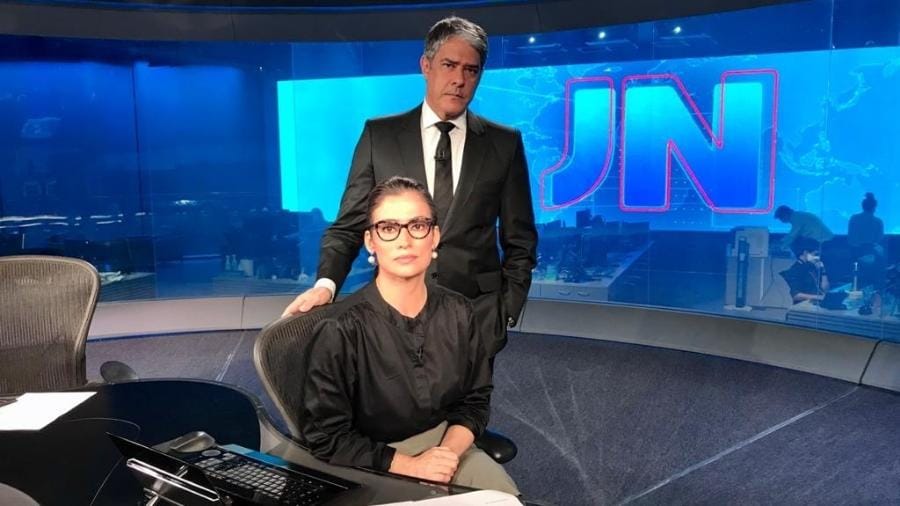 William Bonner e Renata Vasconcellos, abrem o jornal Nacional, da Globo, com notícia que mexeu com o Brasil e o mundo - Foto Reprodução