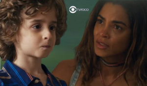 Travessia - Mimado, Tonho (Vicente Alvite) pisa sem dó em Brisa (Lucy Alves) e deixa mocinha aos prantos ao escolher 'luxo' (Foto: Reprodução / Globo / Montagem TV Foco)