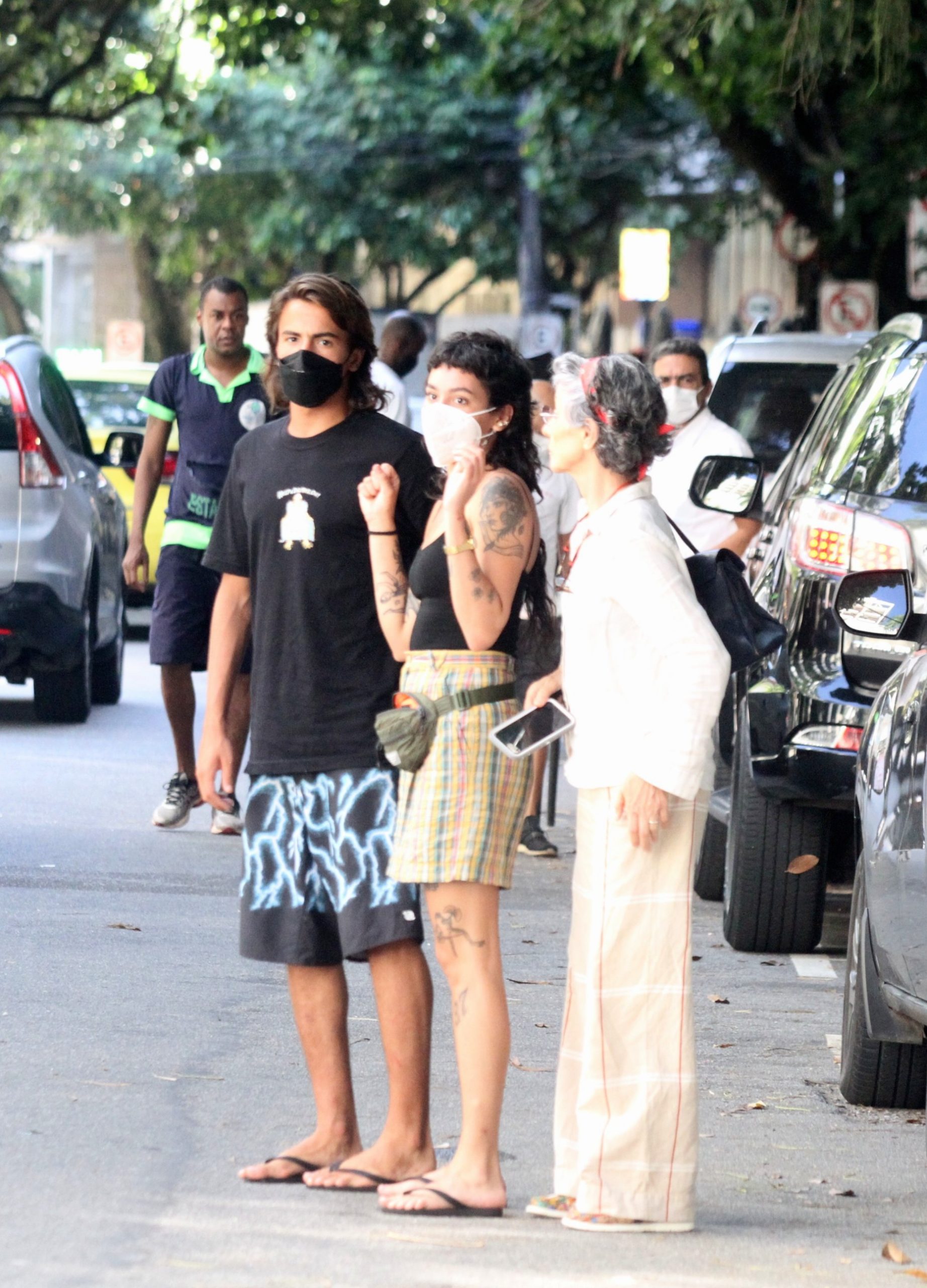 Cássia Kis foi flagrada em passeio com filhos (Foto: Reprodução)