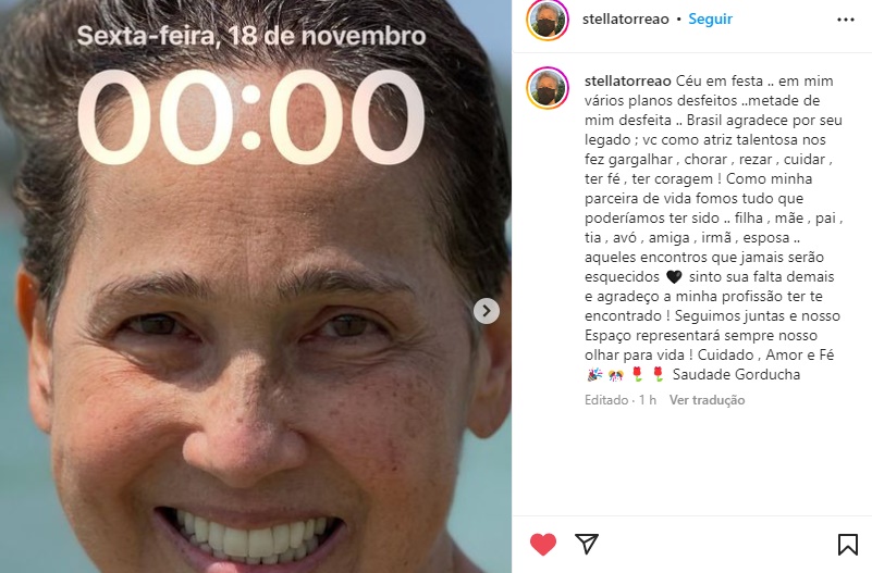 Stella Torreão posta foto de seu plano de fundo do celular, dia do aniversário de Cláudia Jimenez e parte coração em declaração 