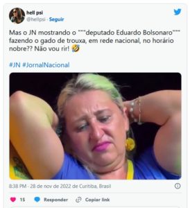 Internautas detonaram filho de Bolsonaro na Copa e evidenciaram provocação da Globo (Foto: Reprodução / Twitter)