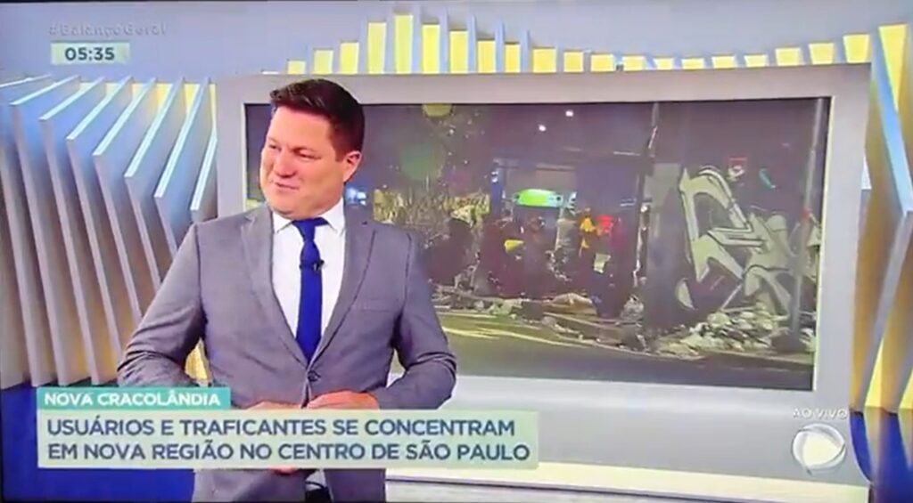 Eleandro Passaia ficou desconcertado depois de trocar o nome da Record pela Globo