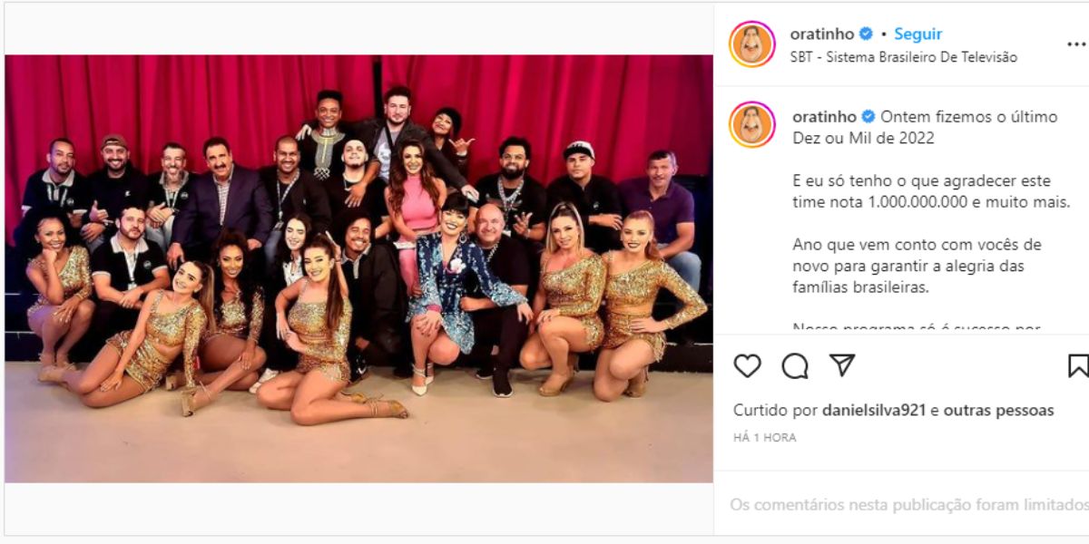 Ratinho surge reunido com toda equipe de seu programa