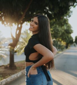 Aos 16 anos, Maria Eduarda Costa, filha do cantor Eduardo Costa, é considerada uma das jovens mais lindas do Brasil - Foto Reprodução Instagram